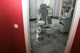 pflegeleichte Fu�bodenfliese f�r Praxisr�ume